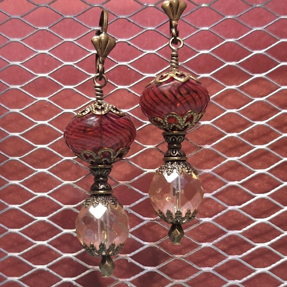 Romantic Victorian Handblown glass drop earrings. Handcrafted and Hypoallergenic - Picture 9 of 10